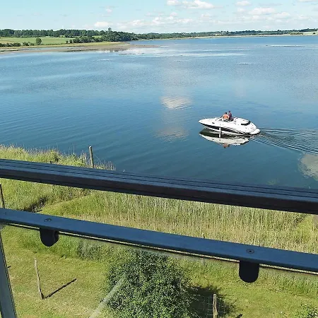 Apartment Two-bedroom Holiday In 5